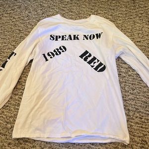 Taylor Swift AMA performance long sleeve
